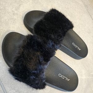 EUC Aldo furry slides